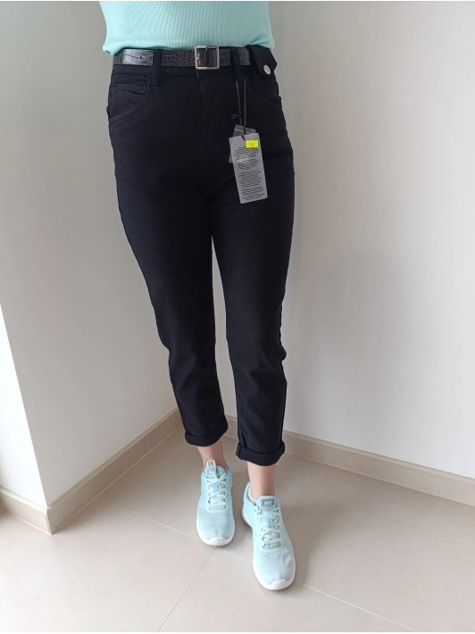 Czarne spodnie M Sara Mom fit